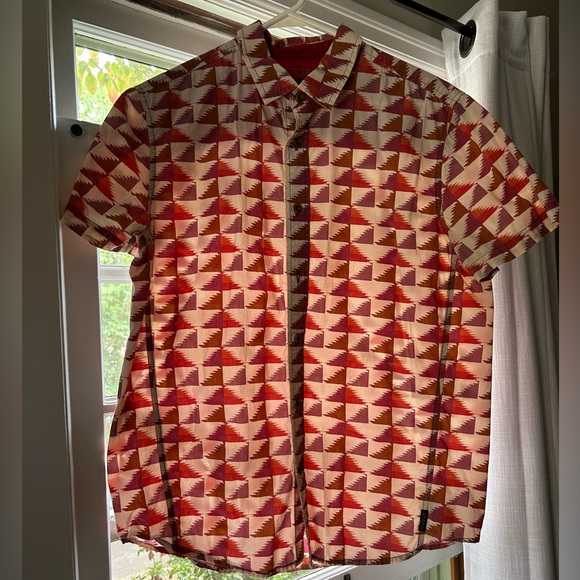 Mens Prana Short-Sleeve Button Up Shirt Triangle Print Small - Picture 8 of 9